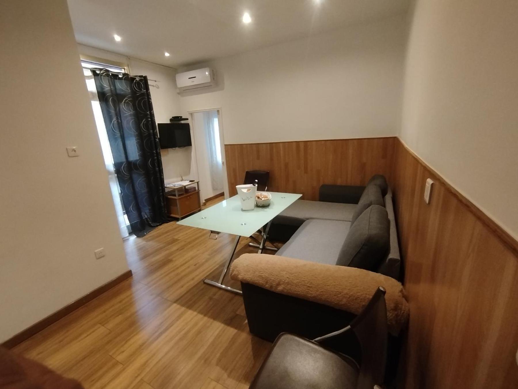 Apartment 2 Pieces Renover Nizza